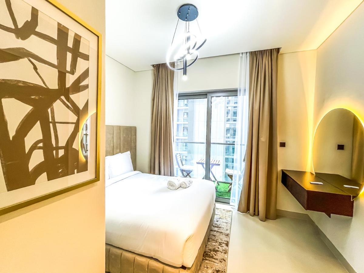 Stay Mindblowing 2 Bedroom Holiday Home With Close View Of Burj Khalifa Dubai Exterior photo